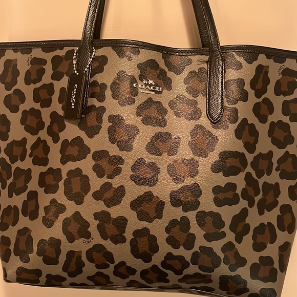Coach City Tote with Leopard Print - Picture 2 of 6